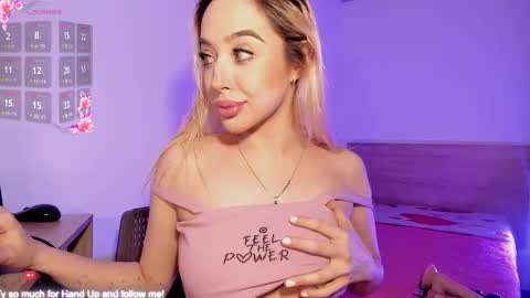 Snapshot of amorkiss chatting on 09/16/25, 03:40 Amorkiss online show from 09/16/25, 03:40