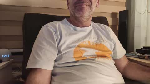 Snapshot of amorlin chatting on 03/24/26, 06:57 AmorLin online show from 03/24/26, 06:57