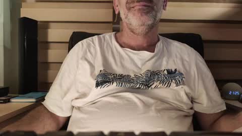 Snapshot of amorlin chatting on 04/14/26, 06:25 AmorLin online show from 04/14/26, 06:25