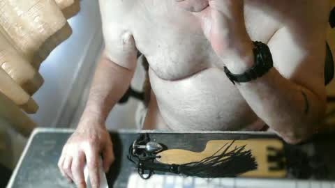 Snapshot of amslave4f chatting on 06/27/26, 01:06 amslave4f online show from 06/27/26, 01:06