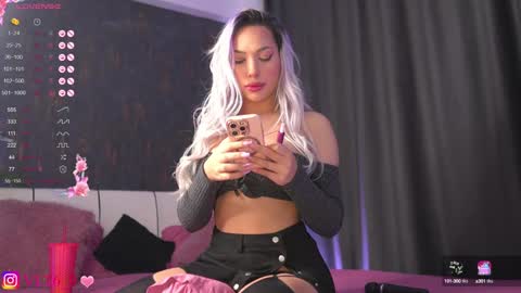 Snapshot of amunajaxson chatting on 01/18/25, 10:39 ------------- online show from 01/18/25, 10:39