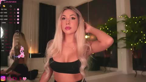 Snapshot of amunajaxson chatting on 10/25/25, 10:37 ------------- online show from 10/25/25, 10:37