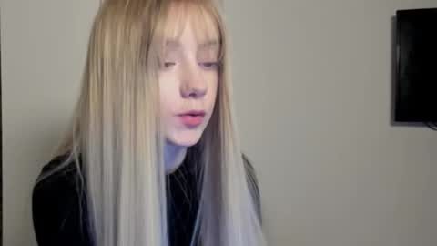 amy1_1 online show from 10/11/25, 07:34