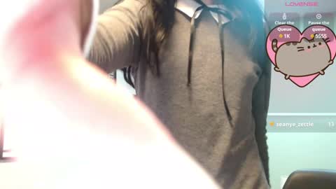 Snapshot of amy__adams1 chatting on 01/08/25, 04:23 Amy 3 online show from 01/08/25, 04:23