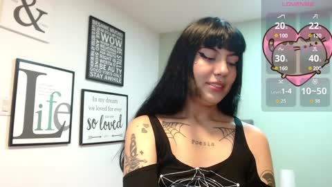 Snapshot of amy__adams1 chatting on 02/05/25, 04:59 Amy 3 online show from 02/05/25, 04:59