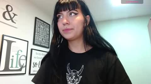 Snapshot of amy__adams1 chatting on 02/18/25, 04:48 Amy 3 online show from 02/18/25, 04:48