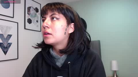 Snapshot of amy__adams1 chatting on 09/16/25, 04:13 Amy 3 online show from 09/16/25, 04:13