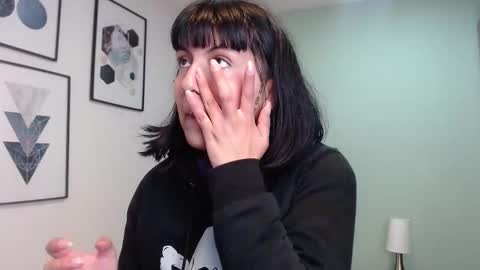 Snapshot of amy__adams1 chatting on 10/15/25, 04:34 Amy 3 online show from 10/15/25, 04:34