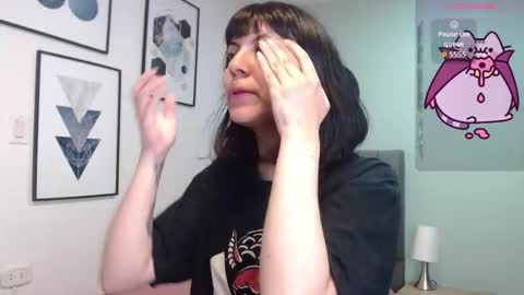 Snapshot of amy__adams1 chatting on 10/21/25, 04:57 Amy 3 online show from 10/21/25, 04:57