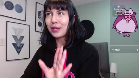 Snapshot of amy__adams1 chatting on 10/23/25, 04:34 Amy 3 online show from 10/23/25, 04:34