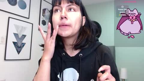 Snapshot of amy__adams1 chatting on 11/11/25, 04:23 Amy 3 online show from 11/11/25, 04:23