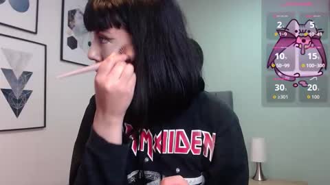 Snapshot of amy__adams1 chatting on 11/18/25, 03:56 Amy 3 online show from 11/18/25, 03:56