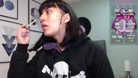 Snapshot of amy__adams1 chatting on 11/24/25, 04:01 Amy 3 online show from 11/24/25, 04:01