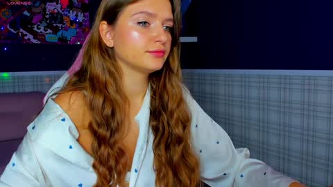 Snapshot of amy__wood chatting on 12/18/24, 01:05 AmyGMT 2 Mon-Sun  0300am-0900am  online show from 12/18/24, 01:05