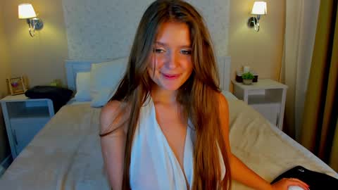 Snapshot of amy__wood chatting on 12/19/24, 03:29 AmyGMT 2 Mon-Sun  0300am-0900am  online show from 12/19/24, 03:29
