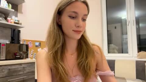 Snapshot of amy_chill chatting on 11/04/25, 04:17 Amy Chill online show from 11/04/25, 04:17