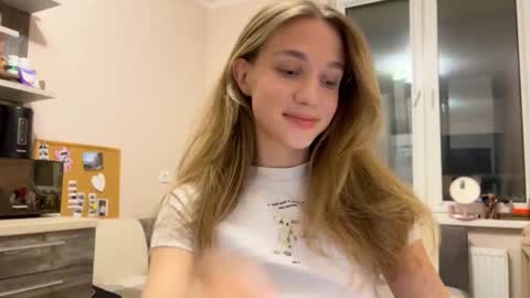 Snapshot of amy_chill chatting on 11/26/25, 05:36 Amy Chill online show from 11/26/25, 05:36