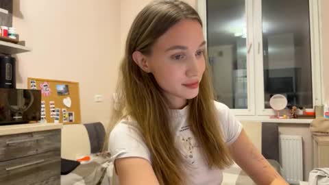 Snapshot of amy_chill chatting on 12/04/25, 04:48 Amy Chill online show from 12/04/25, 04:48