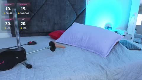 Snapshot of amy_fox2 chatting on 03/27/26, 03:23 Amy online show from 03/27/26, 03:23