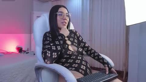 Snapshot of amy_fox2 chatting on 03/28/26, 11:54 Amy online show from 03/28/26, 11:54