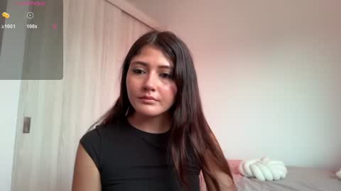 Snapshot of amy_innocent_ chatting on 06/11/26, 09:35 Amy online show from 06/11/26, 09:35