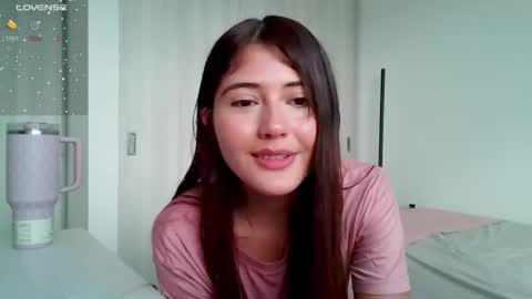 Snapshot of amy_innocent_ chatting on 06/18/26, 09:08 Amy online show from 06/18/26, 09:08