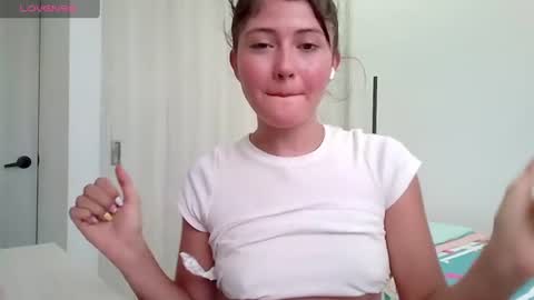 Snapshot of amy_innocent_ chatting on 06/25/26, 08:35 Amy online show from 06/25/26, 08:35