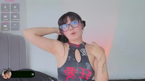 Snapshot of amy_lit chatting on 03/31/26, 04:51 Hello I am Allison Welcome to my room and let is have a good time together whith me online show from 03/31/26, 04:51