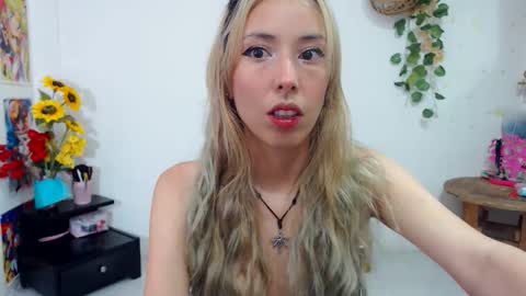 Snapshot of amy_mur chatting on 03/31/26, 06:19 amy mur online show from 03/31/26, 06:19