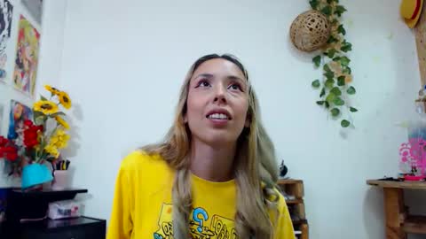 Snapshot of amy_mur chatting on 04/13/26, 06:57 amy mur online show from 04/13/26, 06:57