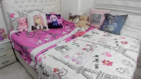 Amy Caroland online show from 02/15/25, 01:31