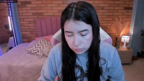 Snapshot of amy_sophiaa chatting on 05/21/26, 11:28 Amy sophia 3 online show from 05/21/26, 11:28