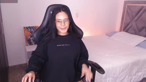 Snapshot of amy_stiward chatting on 06/07/26, 03:49 Mia Cristancho online show from 06/07/26, 03:49