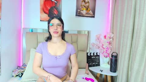 Snapshot of amy_swann chatting on 04/11/26, 11:25 Amy online show from 04/11/26, 11:25
