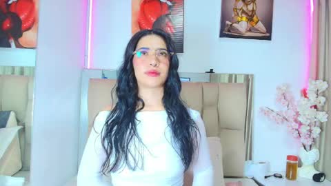 Snapshot of amy_swann chatting on 04/28/26, 11:26 Amy online show from 04/28/26, 11:26