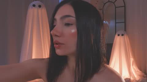 Amy Armstrong online show from 10/19/25, 02:07