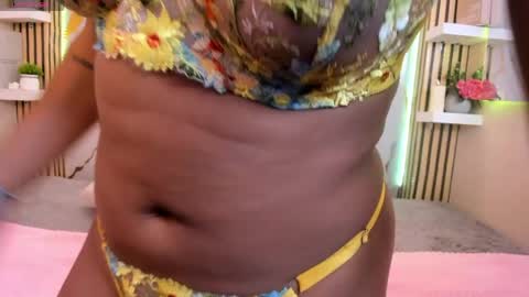 Snapshot of amybarton chatting on 05/17/26, 06:37 My name is AMY... Nice to meet you thumb up me please its important online show from 05/17/26, 06:37