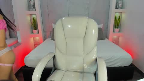 amy online show from 11/24/25, 11:32