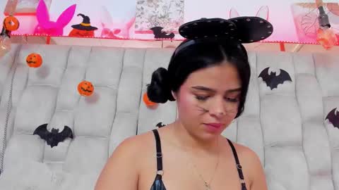 Amy Cortes online show from 10/31/25, 07:26