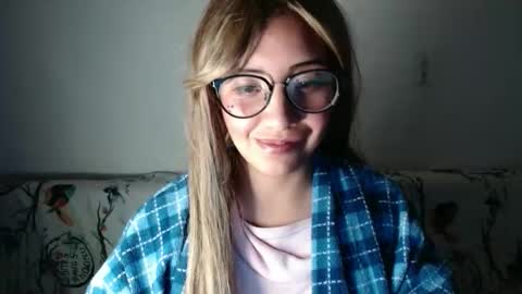 Snapshot of amycosplay99 chatting on 12/24/24, 02:21 amycosplay99 online show from 12/24/24, 02:21