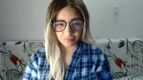 Snapshot of amycosplay99 chatting on 01/17/25, 02:08 amycosplay99 online show from 01/17/25, 02:08