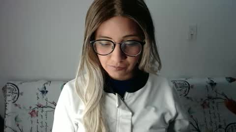 Snapshot of amycosplay99 chatting on 01/19/25, 05:58 amycosplay99 online show from 01/19/25, 05:58