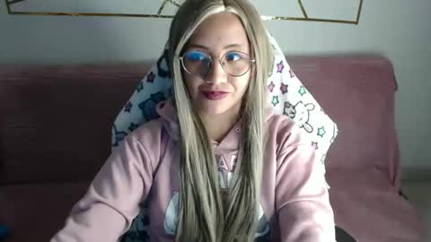 Snapshot of amycosplay99 chatting on 11/24/25, 07:41 amycosplay99 online show from 11/24/25, 07:41