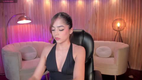 Snapshot of amydavis_ chatting on 12/05/24, 08:00 Amy online show from 12/05/24, 08:00