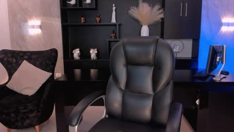 Snapshot of amydavis_ chatting on 01/11/25, 02:09 Amy online show from 01/11/25, 02:09