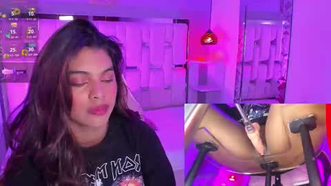 Snapshot of amyevan_ chatting on 11/13/25, 09:36 amyevan_ online show from 11/13/25, 09:36