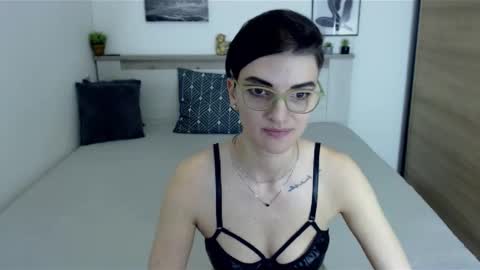 Hi there guys  My pleasure in your hands  pvt is open online show from 01/06/25, 02:14