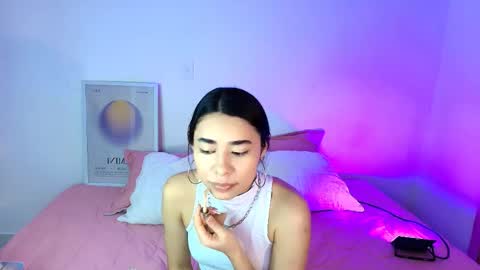 Snapshot of amyolimpo chatting on 04/17/26, 12:02 Amy ... Nice to meet u thumb up me please its important online show from 04/17/26, 12:02