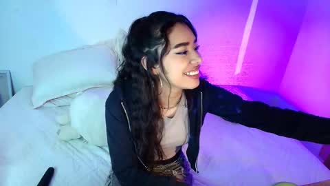 Snapshot of amyolimpo chatting on 04/30/26, 03:24 Amy ... Nice to meet u thumb up me please its important online show from 04/30/26, 03:24