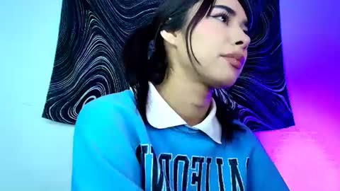 Snapshot of amyolimpo chatting on 07/08/26, 11:31 Amy ... Nice to meet u thumb up me please its important online show from 07/08/26, 11:31